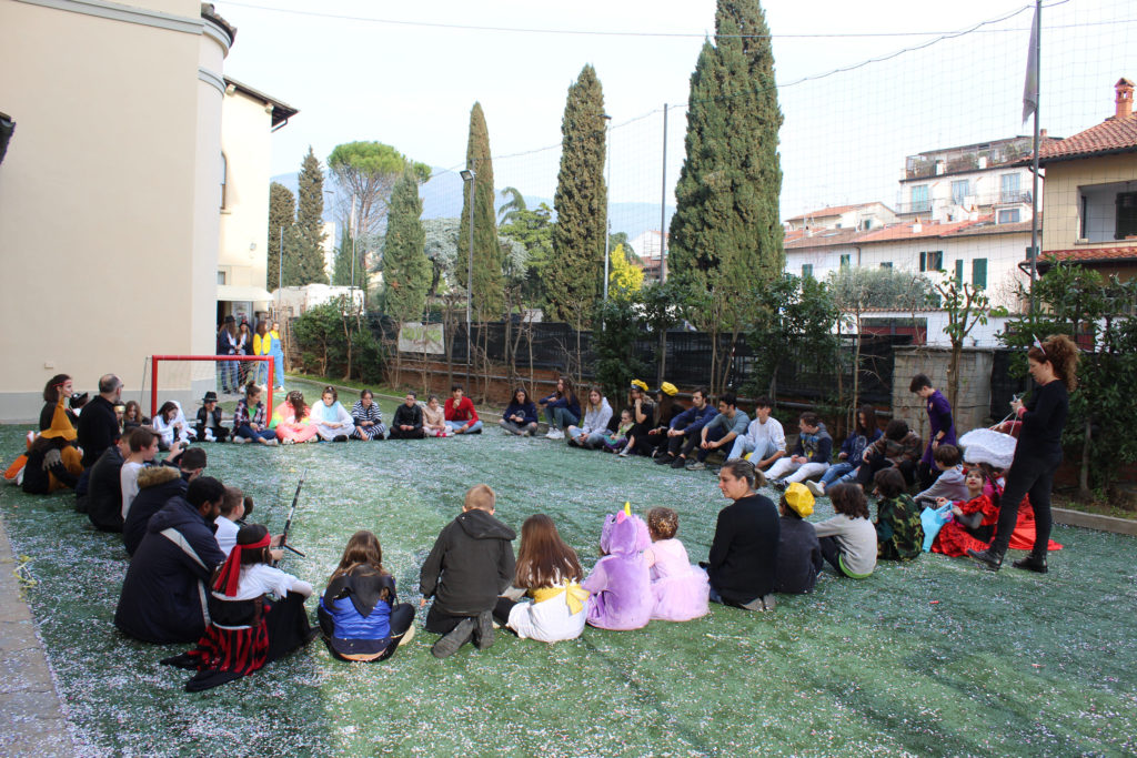 Tutti in cerchio